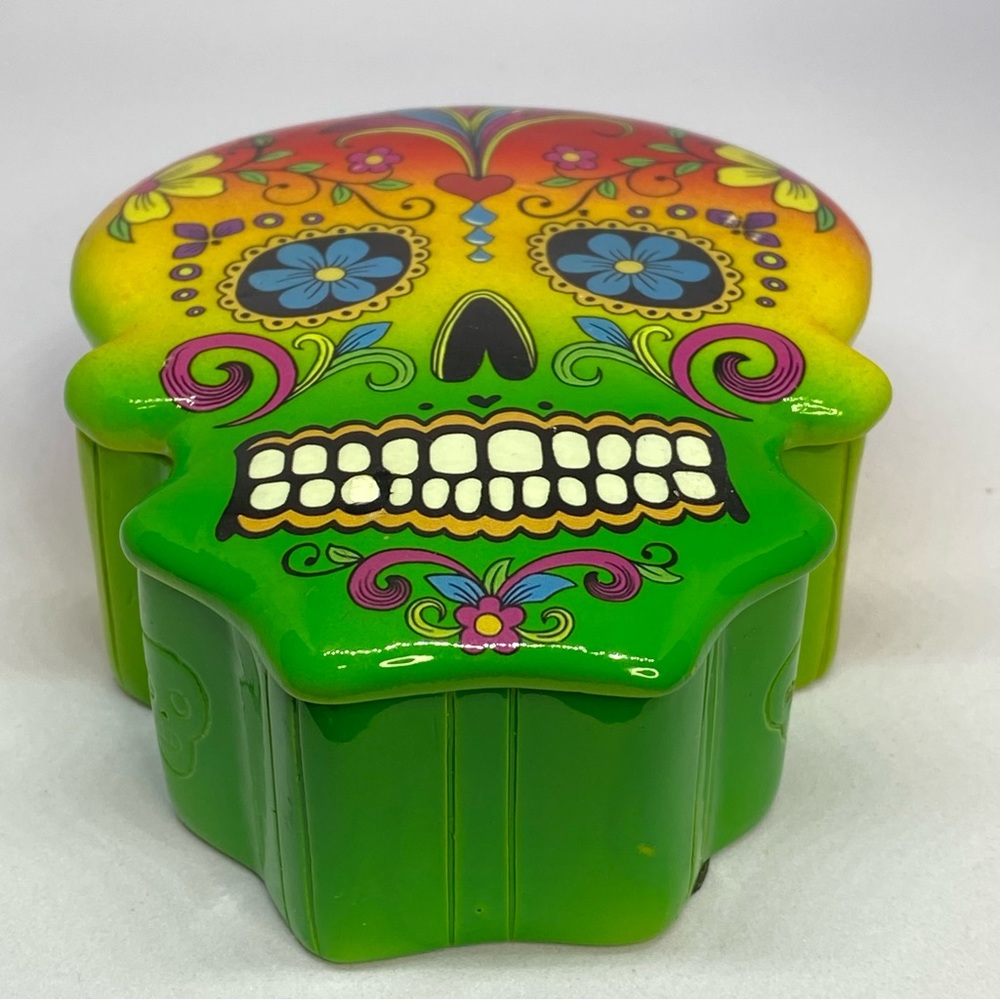 Skull Trinket Box - Picture 2 of 7